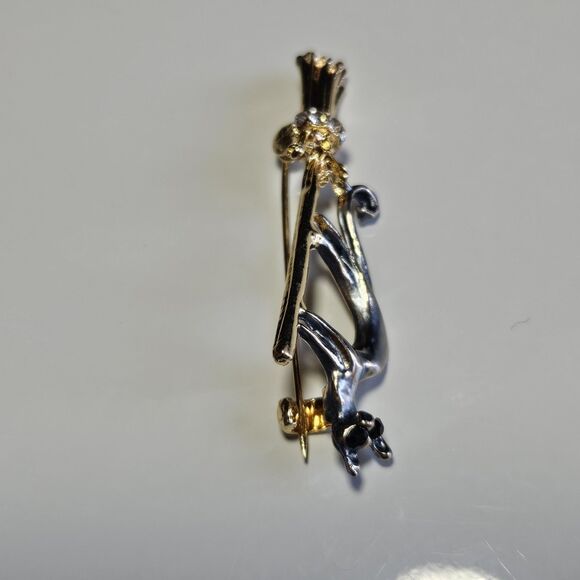 Gold Tone Crystal Gray Cat On Broom Brooch Pin Halloween Witch - Picture 6 of 9